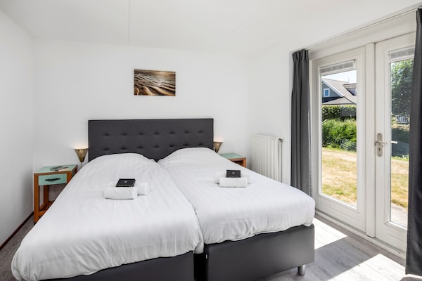 Foto van Villa aan het water in Aquadelta - Vakantiehuis in Bruinisse - BedRoom