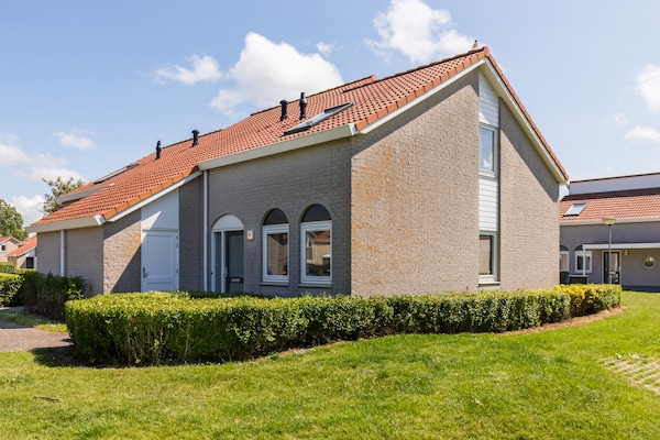 Foto van Bungalow aan het strand vlakbij het strand - Vakantiehuis in Renesse - ExteriorSummer