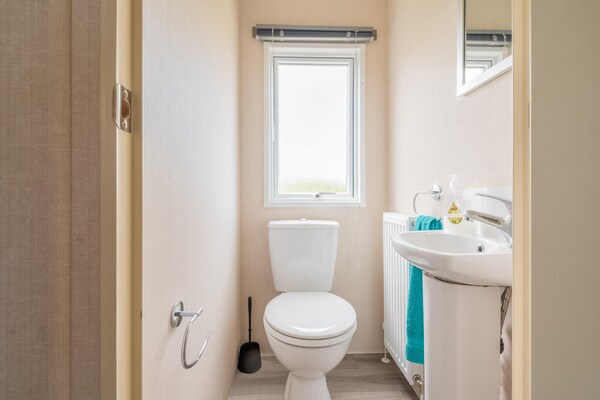 Foto van Luxe chalet met tuin op rustige locatie in Renesse - BathRoom