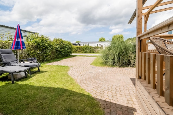 Foto van Luxe chalet met tuin op rustige locatie in Renesse - GardenSummer