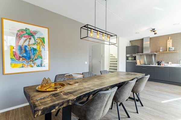 Foto van Luxe appartement in Koudekerke met sauna - Vakantiehuis in Koudekerke - DiningRoom