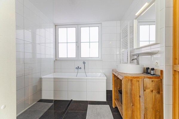 Foto van Luxe appartement in Koudekerke met sauna - Vakantiehuis in Koudekerke - BathRoom