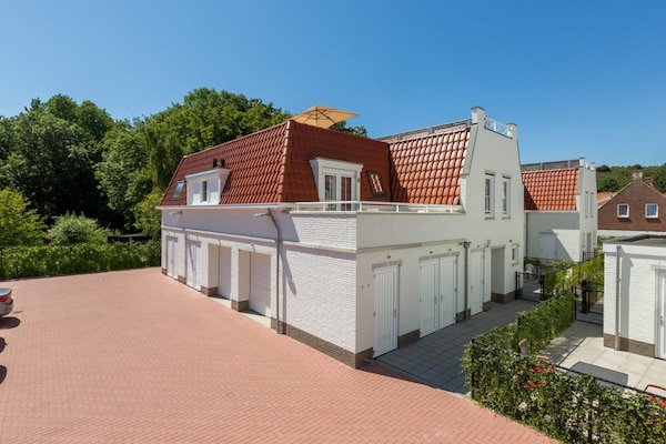 Foto van Luxe appartement dicht bij het strand - Vakantiehuis in Koudekerke - ExteriorSummer