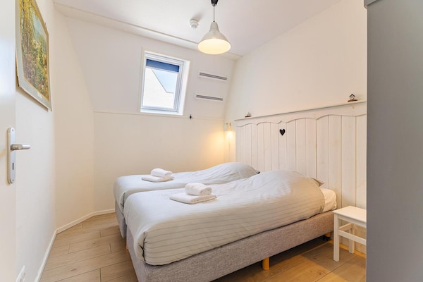 Foto van Luxe appartement dicht bij het strand - Vakantiehuis in Koudekerke - BedRoom