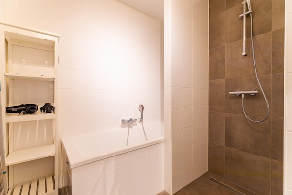 Foto van Vakantiehuis in Koudekerke bij het Strand - Vakantiehuis in Koudekerke - BathRoom