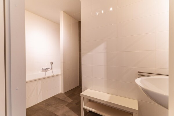 Foto van Vakantiehuis in Koudekerke bij het Strand - Vakantiehuis in Koudekerke - BathRoom