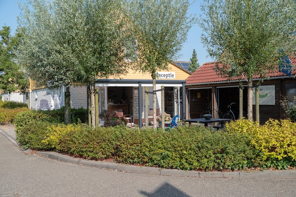 Foto van 6-persoonshuis met prachtige tuin - Vakantiehuis in Wemeldinge - AreaSummer1KM