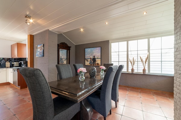 Foto van 6-persoonshuis met prachtige tuin - Vakantiehuis in Wemeldinge - LivingRoom