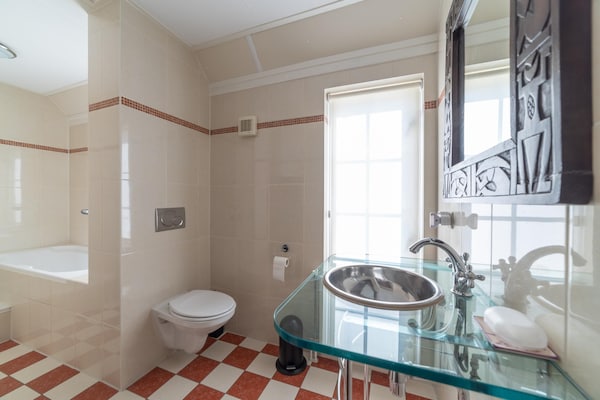 Foto van 6-persoonshuis met prachtige tuin - Vakantiehuis in Wemeldinge - BathRoom