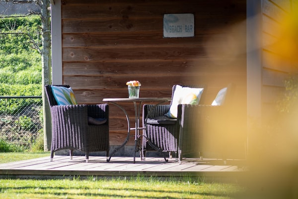 Foto van 6-persoonshuis met prachtige tuin - Vakantiehuis in Wemeldinge - TerraceBalcony