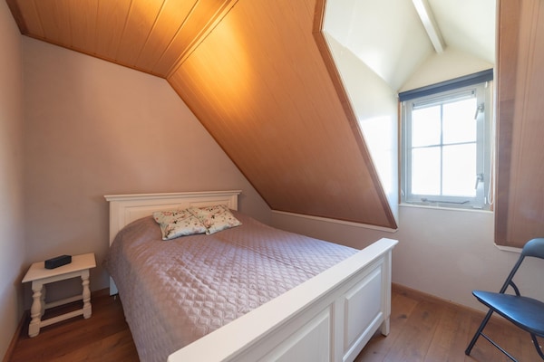 Foto van 6-persoonshuis met prachtige tuin - Vakantiehuis in Wemeldinge - BedRoom