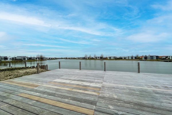 Foto van Chalet in Zeeland met eigen aanlegsteiger - Vakantiehuis in Wemeldinge - ViewSummer