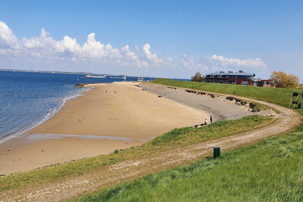 Foto van Chalet in Zeeland met eigen aanlegsteiger - Vakantiehuis in Wemeldinge - AreaSummer5KM