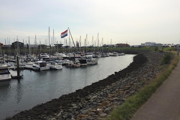 Foto van Chalet in Zeeland met eigen aanlegsteiger - Vakantiehuis in Wemeldinge - AreaSummer20KM