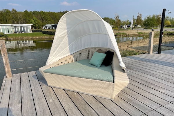 Foto van Chalet in Zeeland met eigen aanlegsteiger - Vakantiehuis in Wemeldinge - TerraceBalcony