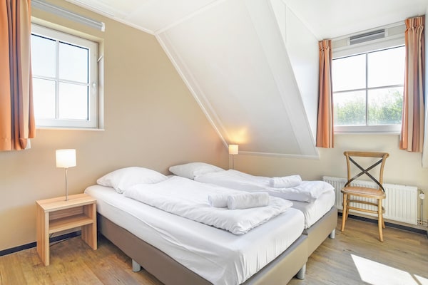 Foto van Vakantiehuis in Zeeland bij Noordzeestrand - Vakantiehuis in Nieuwvliet - BedRoom