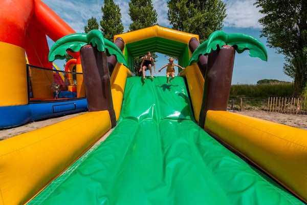 Foto van Duinlodge op vakantiepark, strand op 1,3 km - Vakantiehuis in Cadzand - ParkFacilities