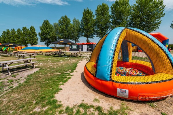 Foto van Duinlodge op vakantiepark, strand op 1,3 km - Vakantiehuis in Cadzand - ParkFacilities