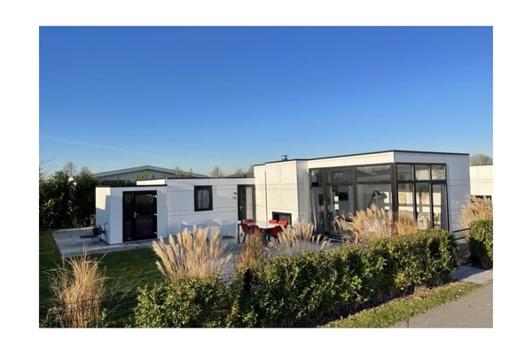 Foto van Chalet Breskens Strand - Vakantiehuis in Breskens - ExteriorSummer