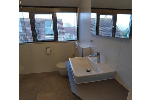 Foto van Huis in Breskens bij het Strand - Vakantiehuis in Breskens - BathRoom