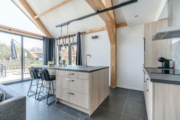 Foto van Chique verblijf met rieten dak - Vakantiehuis in Baarle-Nassau - Kitchen