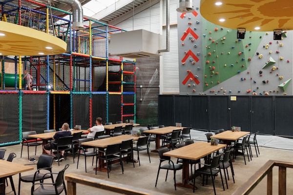 Foto van Bungalow in Weerterbergen met Haard - Vakantiehuis in Weert - ParkFacilities