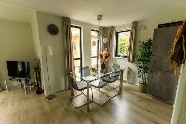 Foto van Gezellig vakantiehuis met tuin - Vakantiehuis in Ewijk - DiningRoom