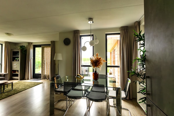 Foto van Gezellig vakantiehuis met tuin - Vakantiehuis in Ewijk - DiningRoom