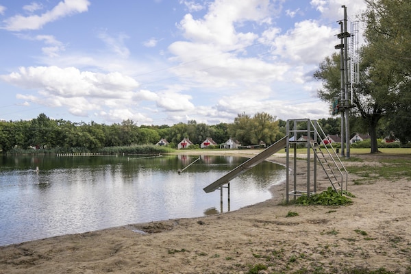 Foto van 6-persoons meerbungalow in Ewijk - Vakantiehuis in Ewijk - AreaSummer1KM