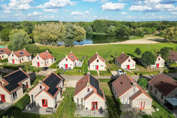 Foto van 6-persoons meerbungalow in Ewijk - Vakantiehuis in Ewijk - AreaSummer5KM