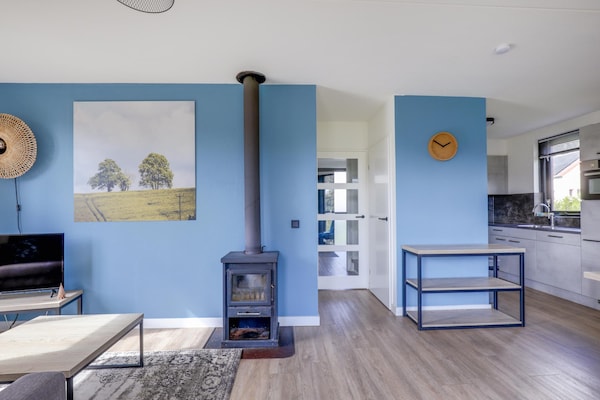 Foto van 6-pers. sauna bungalow aan het meer - Vakantiehuis in Ewijk - LivingRoom
