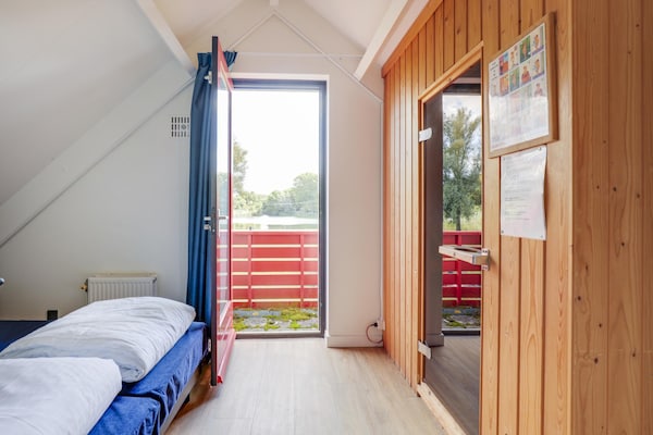 Foto van 6-pers. sauna bungalow aan het meer - Vakantiehuis in Ewijk - BedRoom
