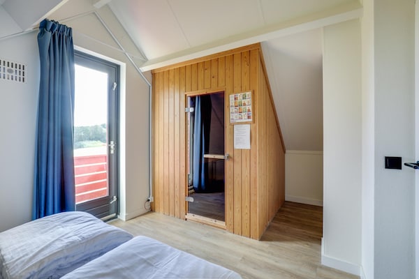 Foto van 6-pers. sauna bungalow aan het meer - Vakantiehuis in Ewijk - BedRoom