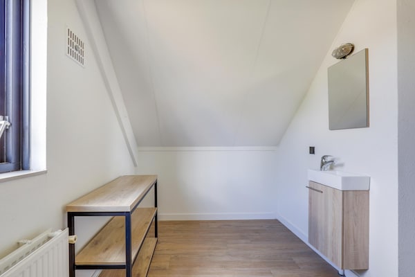 Foto van 6-pers. sauna bungalow aan het meer - Vakantiehuis in Ewijk - BathRoom