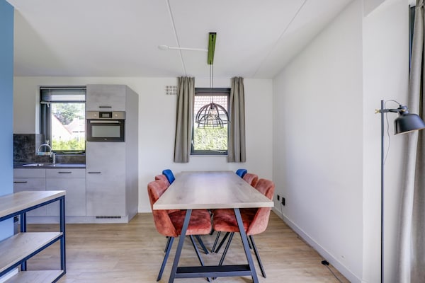 Foto van 6-pers. sauna bungalow aan het meer - Vakantiehuis in Ewijk - DiningRoom