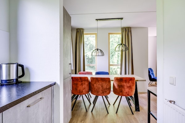 Foto van Beboste bungalow Ewijk voor 6 - Vakantiehuis in Ewijk - DiningRoom