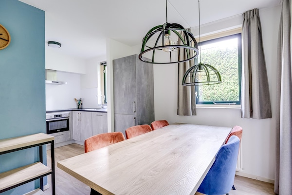 Foto van Beboste bungalow Ewijk voor 6 - Vakantiehuis in Ewijk - DiningRoom
