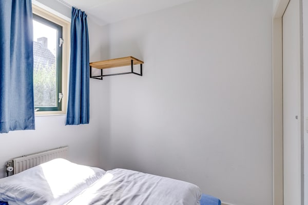 Foto van Beboste bungalow Ewijk voor 6 - Vakantiehuis in Ewijk - BedRoom