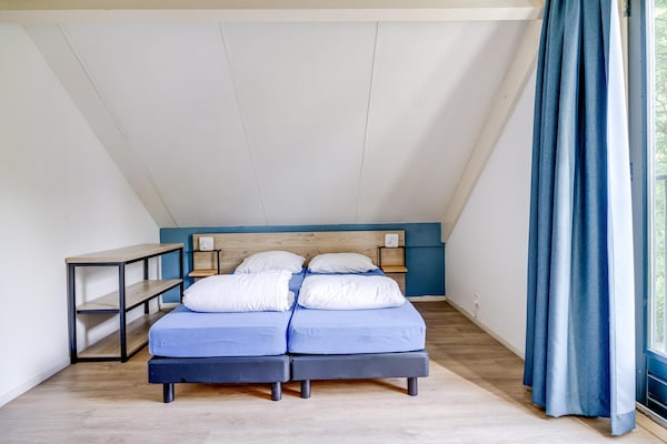 Foto van Beboste bungalow Ewijk voor 6 - Vakantiehuis in Ewijk - BedRoom