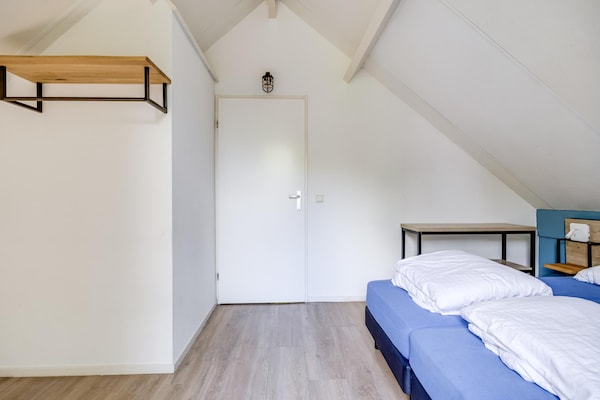 Foto van Beboste bungalow Ewijk voor 6 - Vakantiehuis in Ewijk - BedRoom