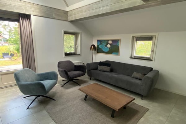 Foto van Comfortabele en toegankelijke villa voor 8p - Vakantiehuis in Otterlo - LivingRoom