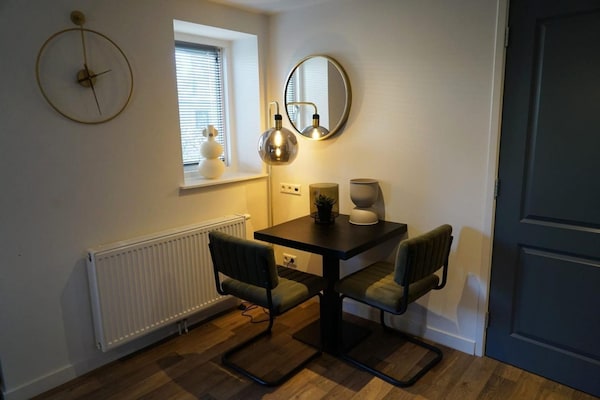 Foto van Comfortabele Veluwe Holiday Base voor 10 personen - Vakantiehuis in Otterlo - DiningRoom