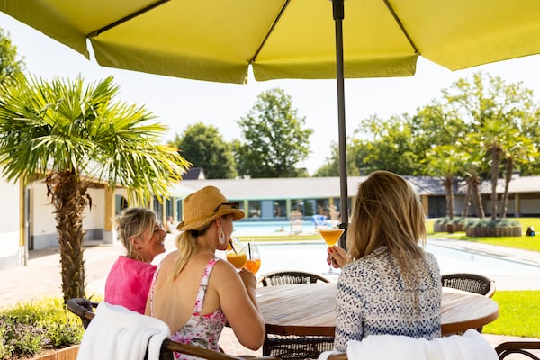 Foto van Gezellig groepsverblijf met open haard - Vakantiehuis in Hellendoorn - ParkFacilities