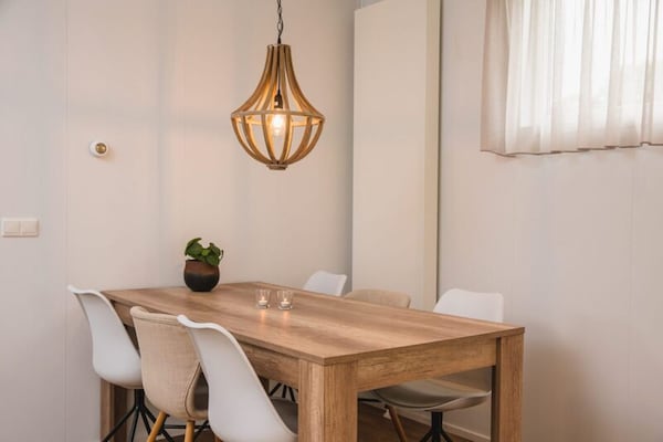 Foto van Luxe boslodge met privésauna - Vakantiehuis in Rijssen - DiningRoom