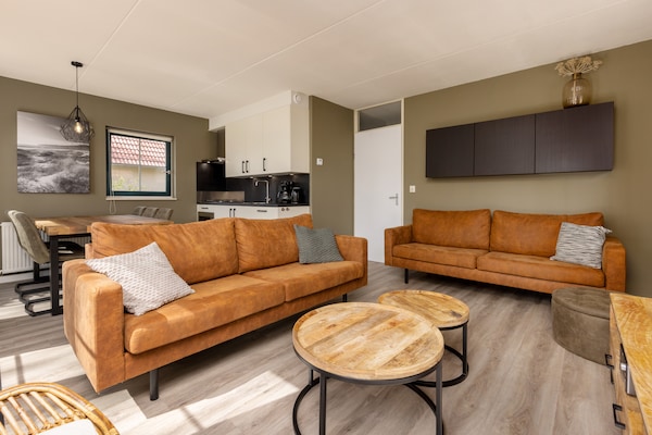 Foto van Vakantiehuis Stoomdouche Twente - Vakantiehuis in Hoge Hexel - LivingRoom