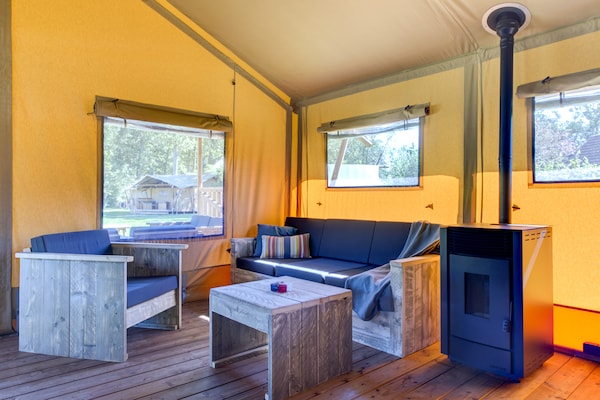 Foto van Chique glamping-uitje met zwembad - Vakantiehuis in Dalfsen - LivingRoom