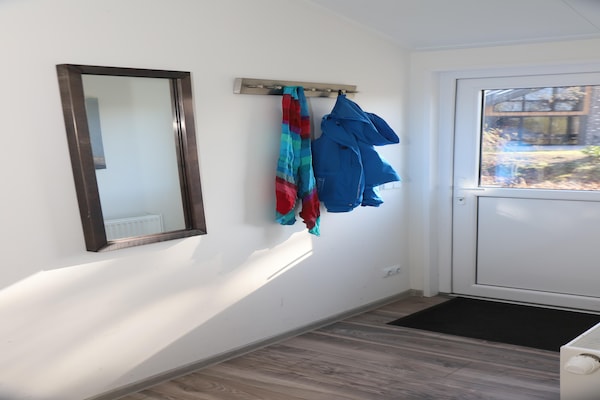 Foto van Chalet in Biddinghuizen, zwembadfaciliteiten - Vakantiehuis in Biddinghuizen - BedRoom