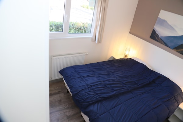 Foto van Chalet in Biddinghuizen, zwembadfaciliteiten - Vakantiehuis in Biddinghuizen - BedRoom