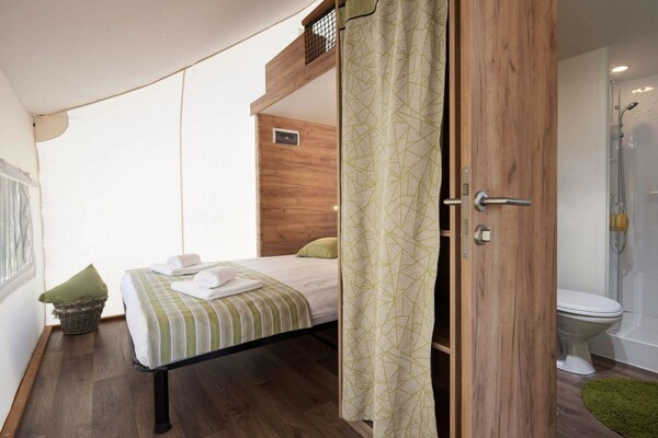 Foto van Glampingtent Luxe 6 - Vakantiehuis in Biddinghuizen - Untagged