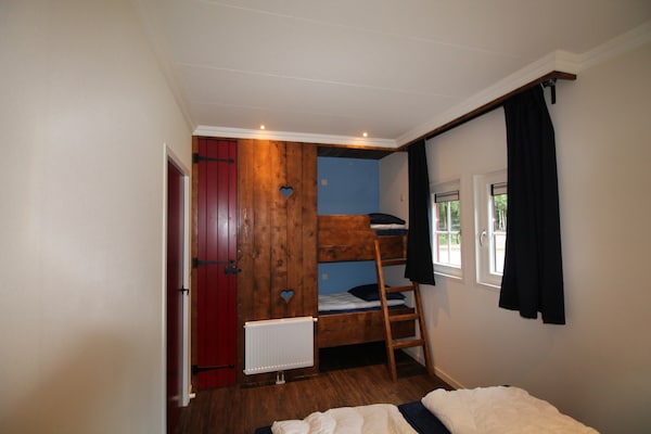 Foto van Villa in De Bult met modern comfort - Vakantiehuis in De Bult - Steenwijk - BedRoom